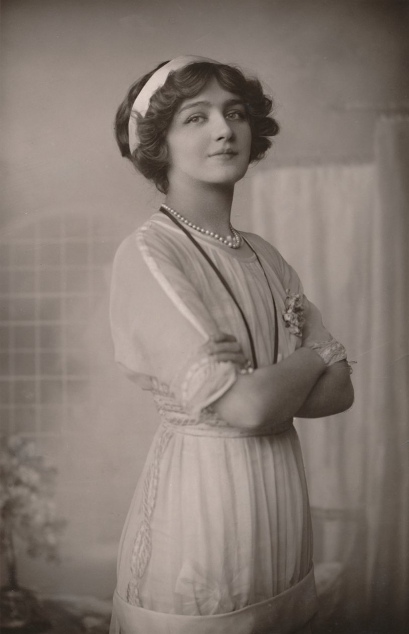 ملكة جمال ليلي إلسي ، 1886-1962 ، مثل أليس في أميرة الدولار. ، c1930. بواسطة غير معروف
