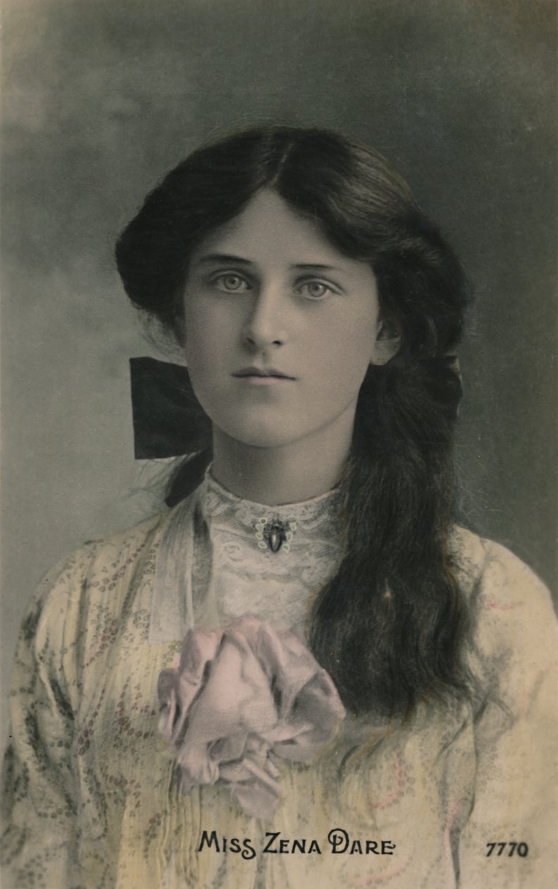 ملكة جمال زينة دير ، 1887-1975 ، c1930. بواسطة غير معروف