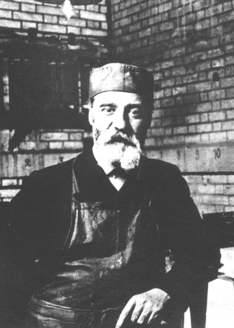 مويسان ، c1893. بواسطة غير معروف