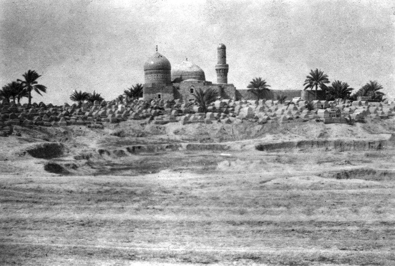 مسجد ومقبرة بالقرب من بغداد ، 1918 بواسطة غير معروف