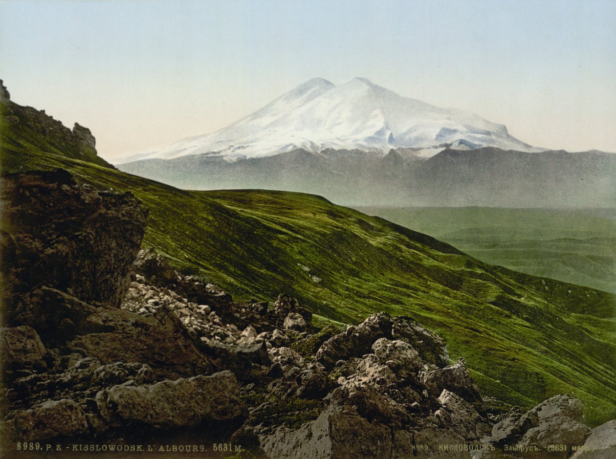 جبل بالقرب من كيسلوفودسك ، روسيا ، c1895 بواسطة غير معروف