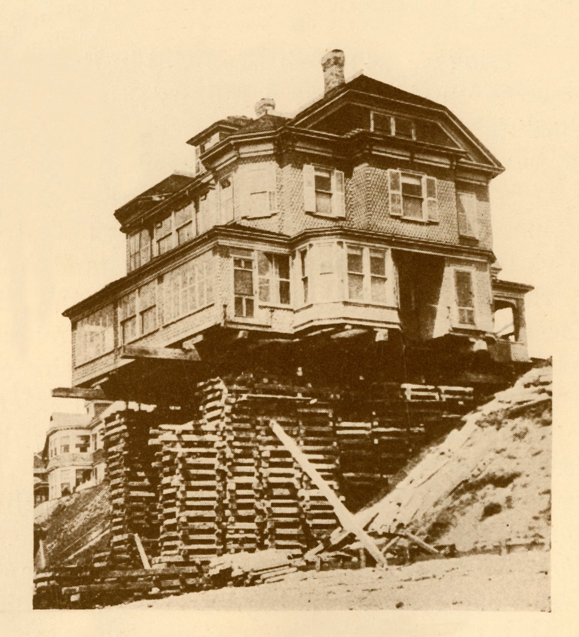نقل منزل جسدي ، c1930. بواسطة غير معروف