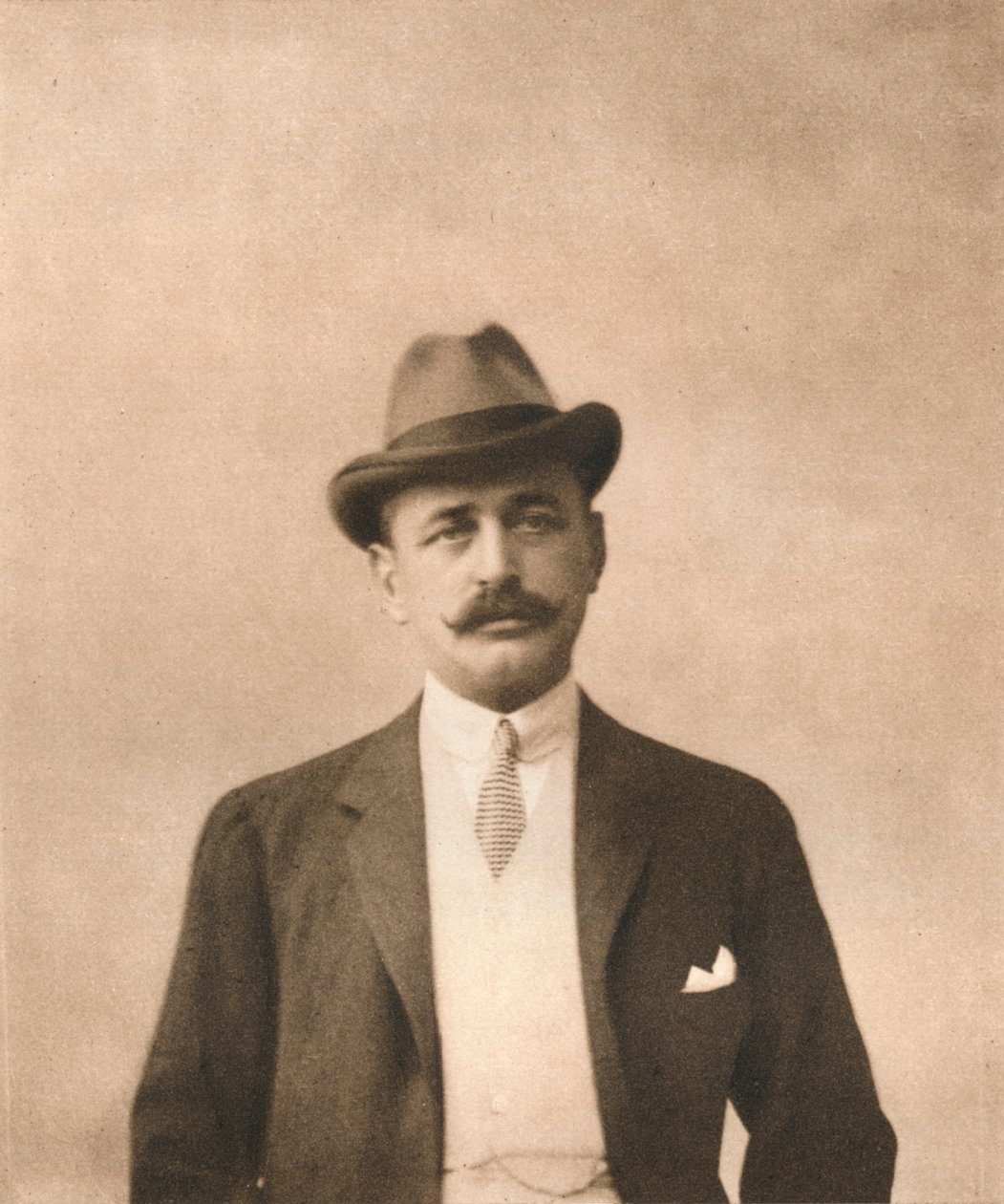 السيد ل. نيومان ، 1911 بواسطة غير معروف