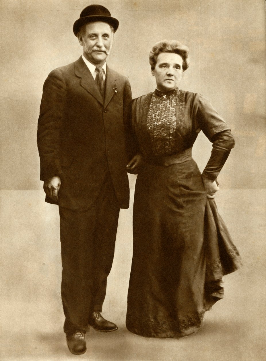 السيد والسيدة جورج لانسبري في عام 1910 ، 1935. بواسطة غير معروف