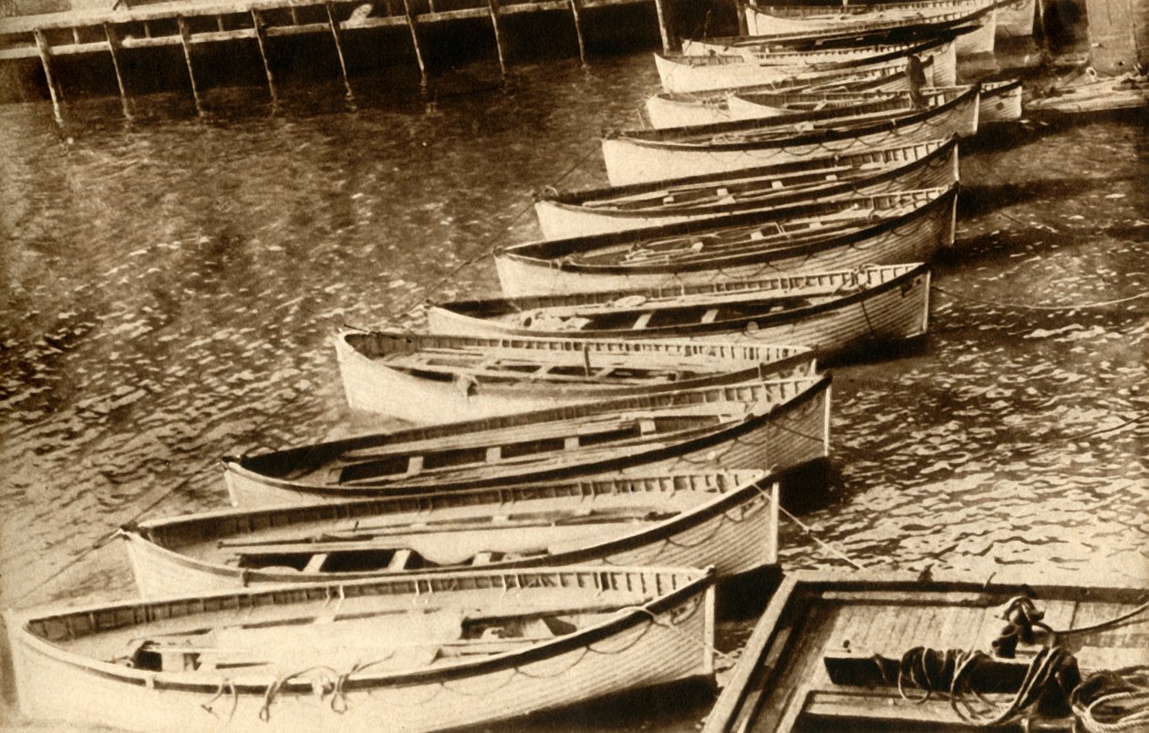 دليل كتم الصوت عن المأساة: كل ما تبقى من أعظم سفينة في العالم ، 1912 ، 1933. بواسطة غير معروف