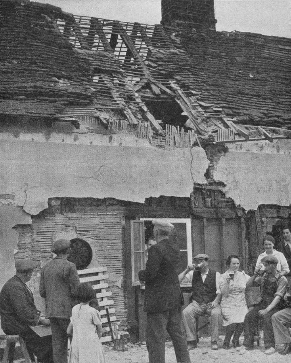 النازيون يكثفون الغارات الجوية على بريطانيا ، 1940 ، 1940 بواسطة غير معروف