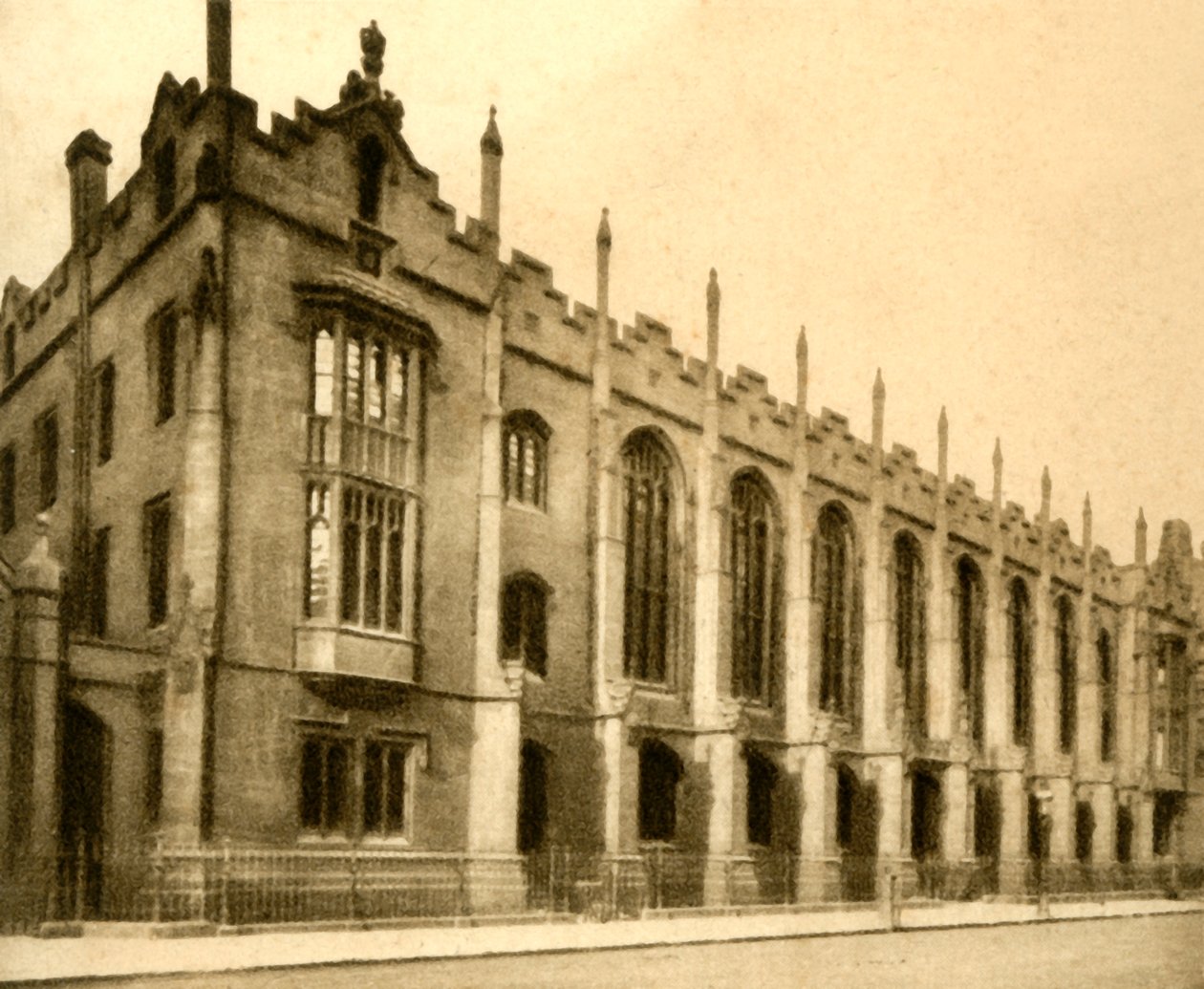 رقم 61. مدرسة كينغ إدواردز ، برمنغهام ، 1923. بواسطة غير معروف
