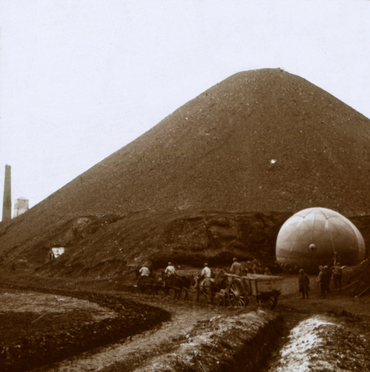 نوي ليه ماينز ، شمال فرنسا ، c1914-c1918 بواسطة غير معروف