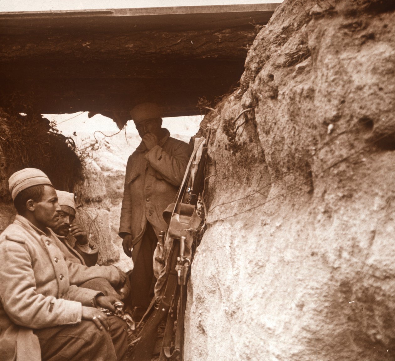 مشاة شمال أفريقيا في الخنادق ، c1914-c1918 بواسطة غير معروف