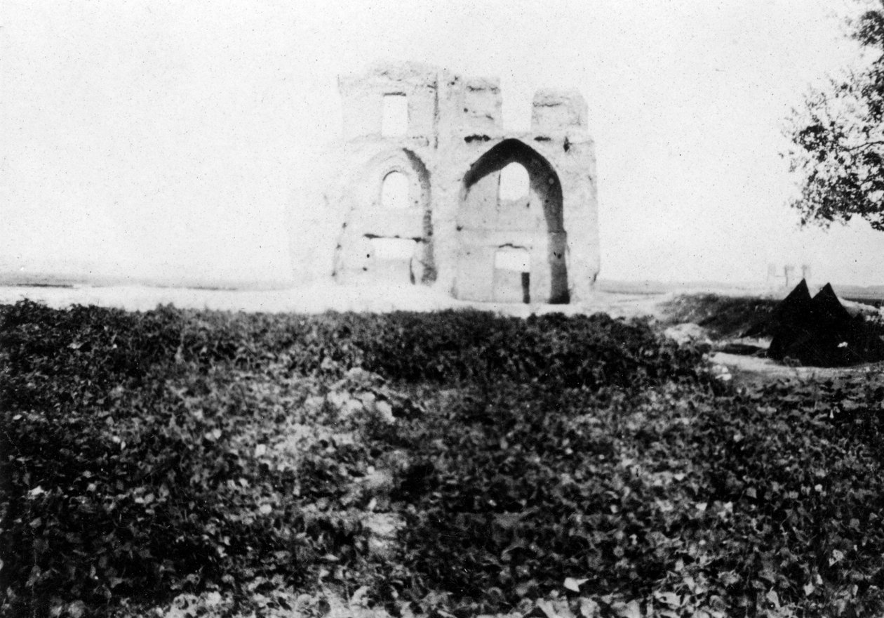 خراب قديم على ضفاف نهر دجلة ، الموصل ، بلاد ما بين النهرين ، 1918 بواسطة غير معروف