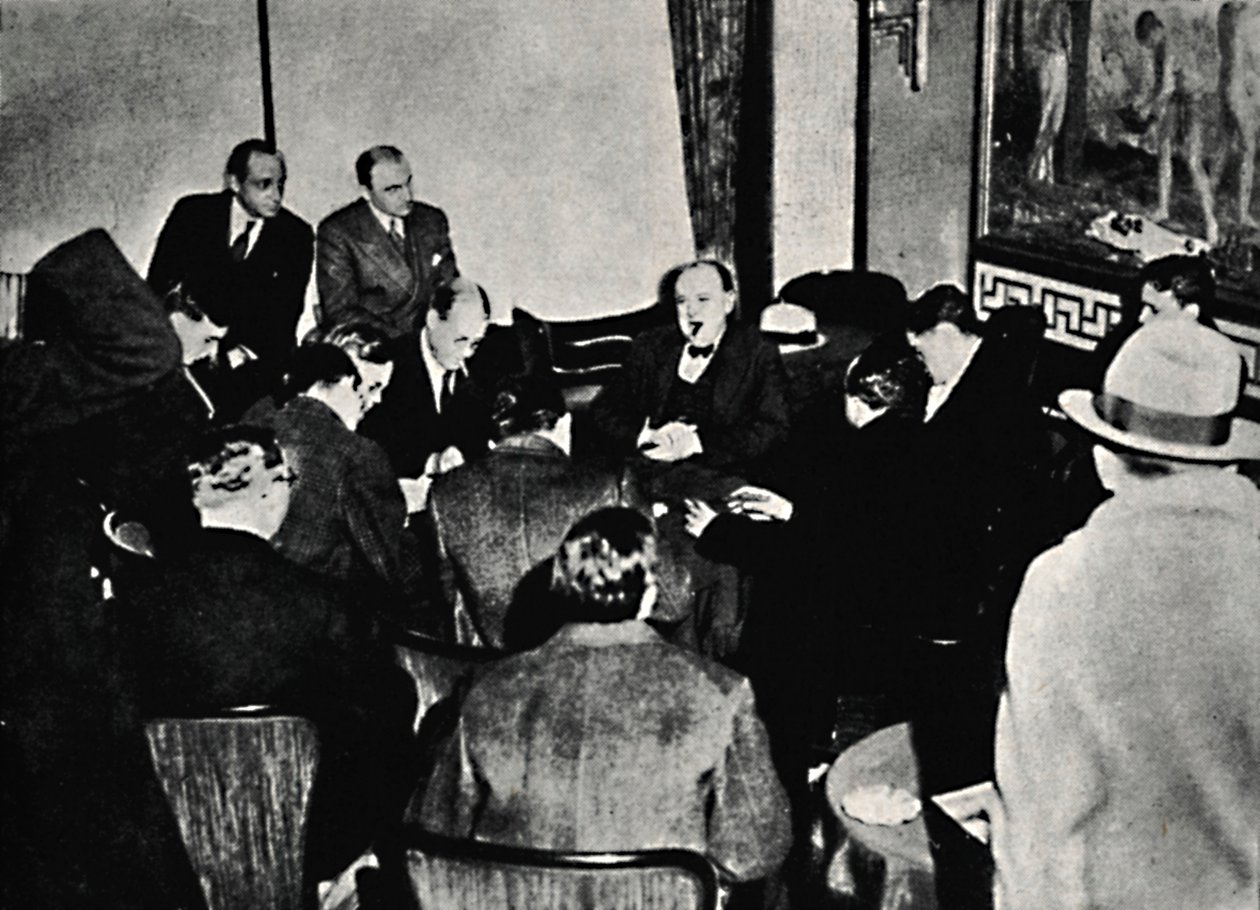 على متن يوروبا ، 1931 ، 1945. بواسطة غير معروف