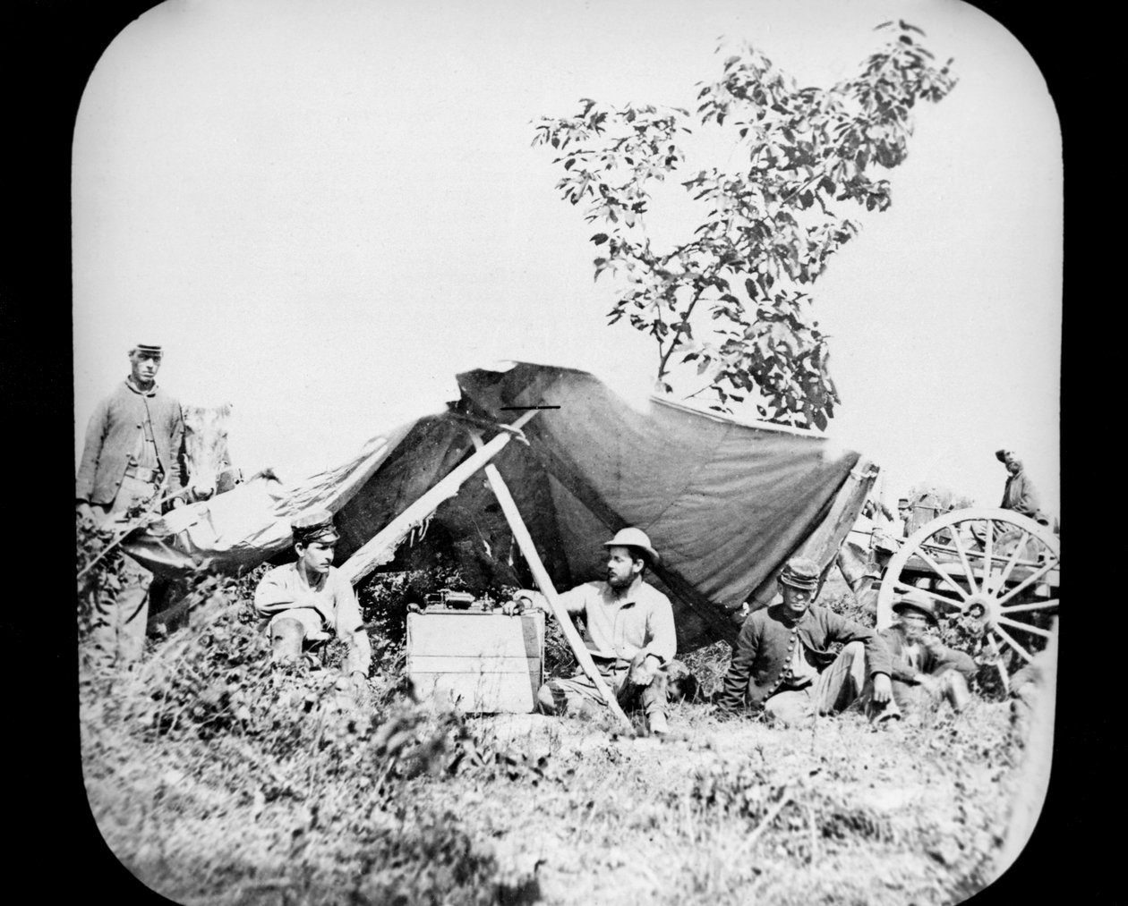 واحدة من محطات التلغراف الميدانية التابعة لـ General Grants Union خلال الحرب الأهلية الأمريكية ، 1861-1865 بواسطة غير معروف