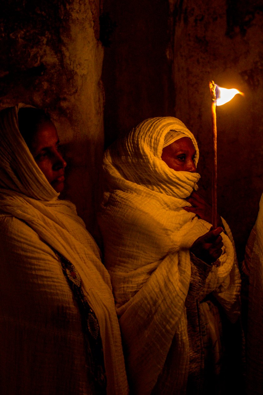 الوقفة الاحتجاجية الأرثوذكسية في عيد الفصح في القسم القبطي من كنيسة القيامة ، القدس ، إسرائيل ، 2018 (صورة) بواسطة غير معروف