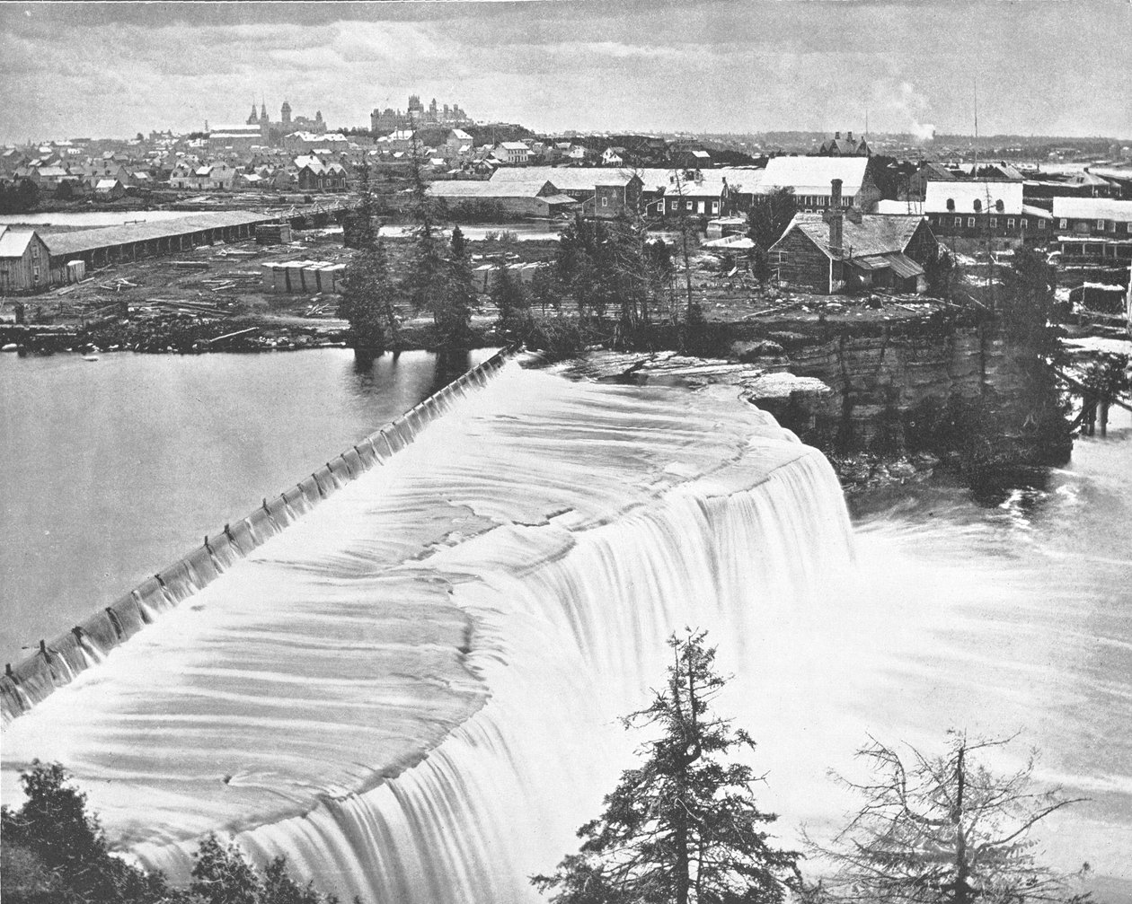 أوتاوا ، كندا ، من Rideau Falls ، c1900. بواسطة غير معروف