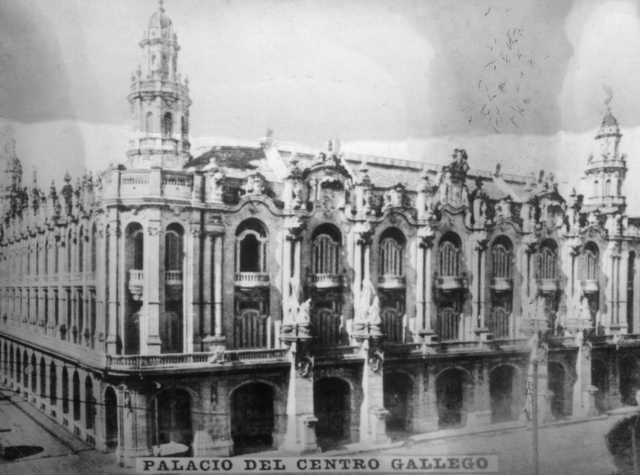 قصر المركز الجاليكي ، 1920s بواسطة غير معروف