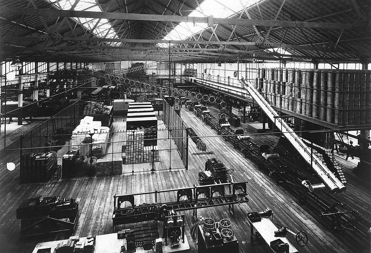 جزء من خط الإنتاج في مصنع Fords Highland Park ، ديترويت ، ميشيغان ، الولايات المتحدة الأمريكية ، c1914 بواسطة غير معروف