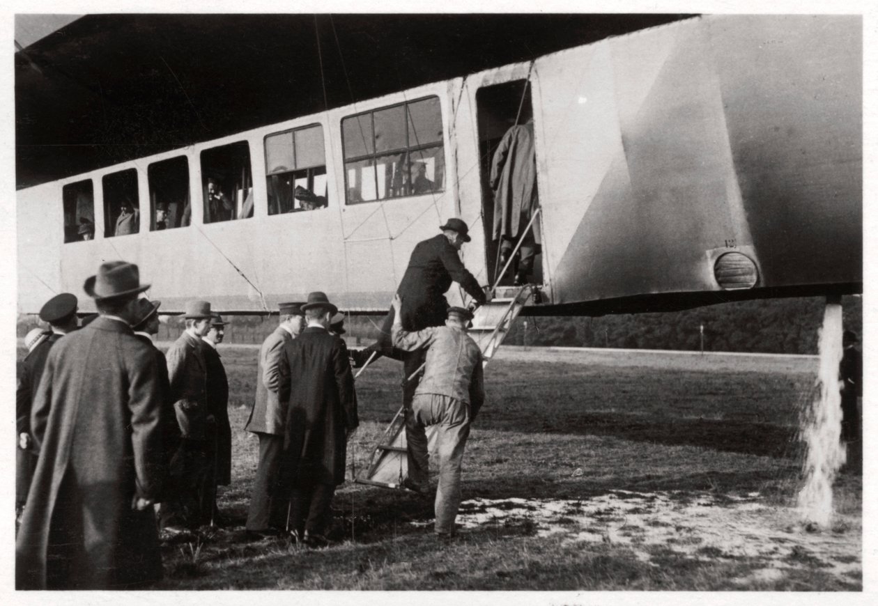 ركاب الصعود Zeppelin LZ 11 Viktoria Luise ، c1912-1914 1933 بواسطة غير معروف
