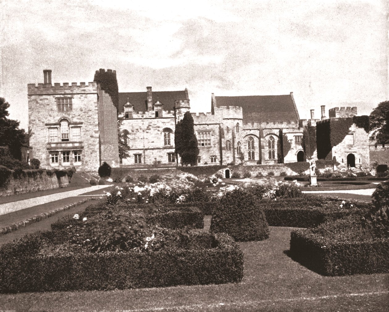 Penshurst Place ، كينت ، 1894. بواسطة غير معروف