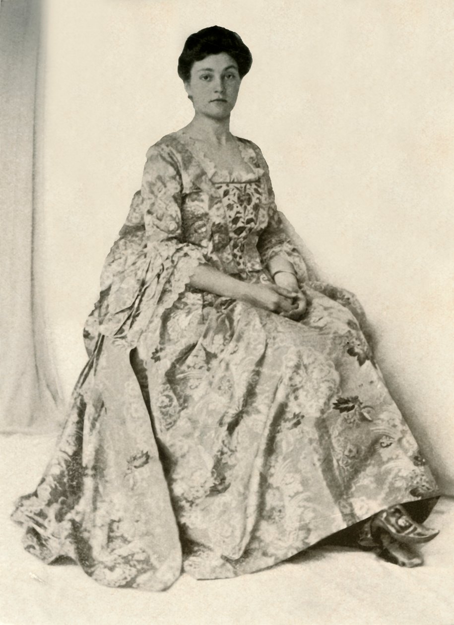 صورة بروكيد كينكوب ، مع بطن من الحرير مطرّز ، c1750 ، 1937. بواسطة غير معروف