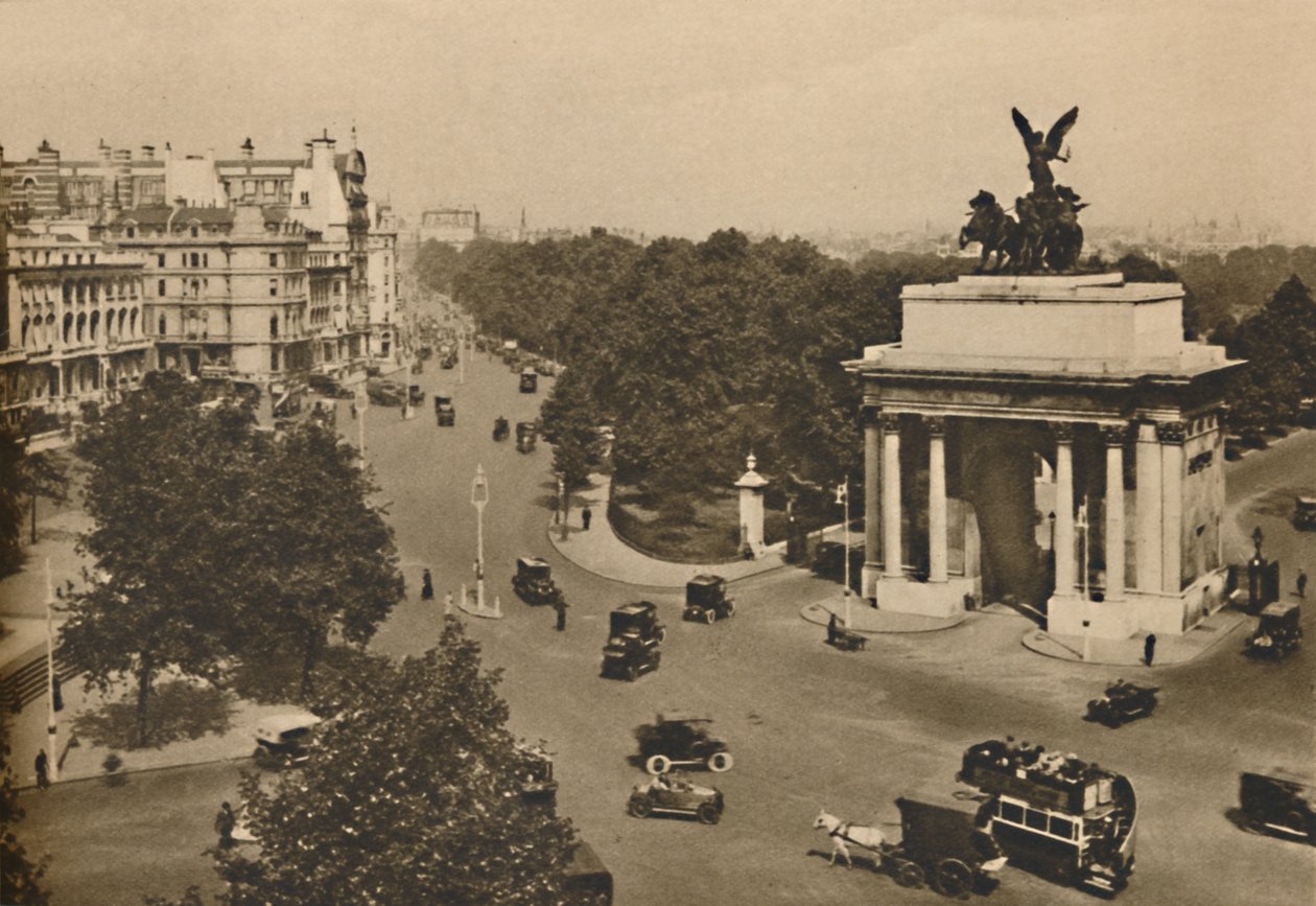 بيكاديللي و Quadriga من Constitution Hill ، c1935. بواسطة غير معروف