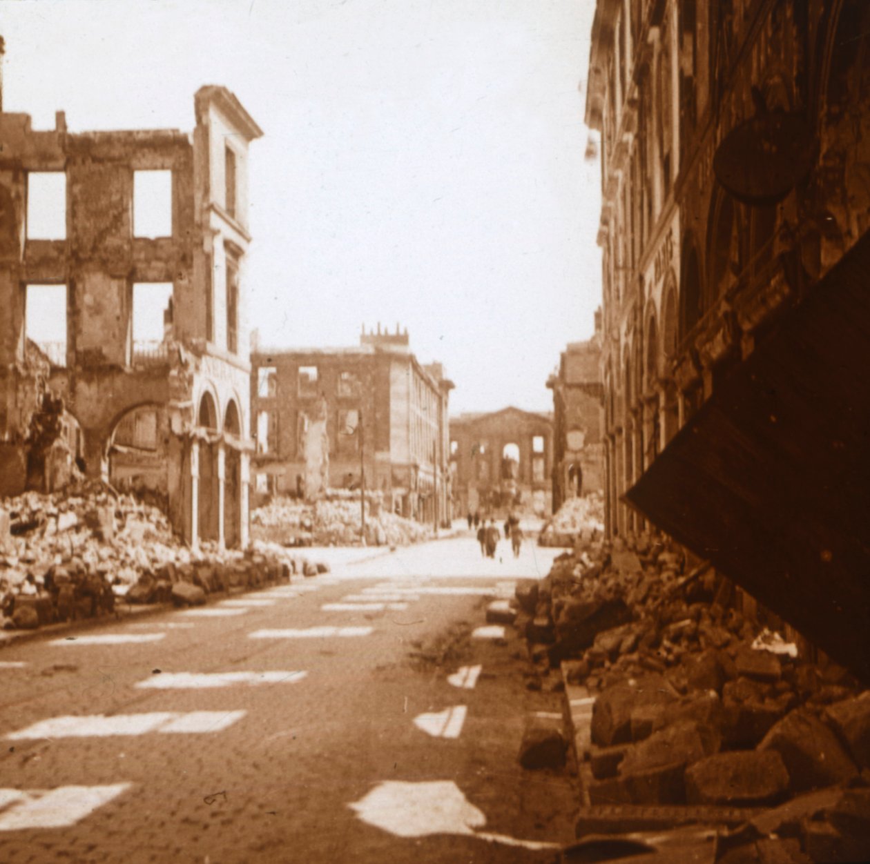 Place Royal ، ريمس ، شمال فرنسا ، c1914-c1918 بواسطة غير معروف