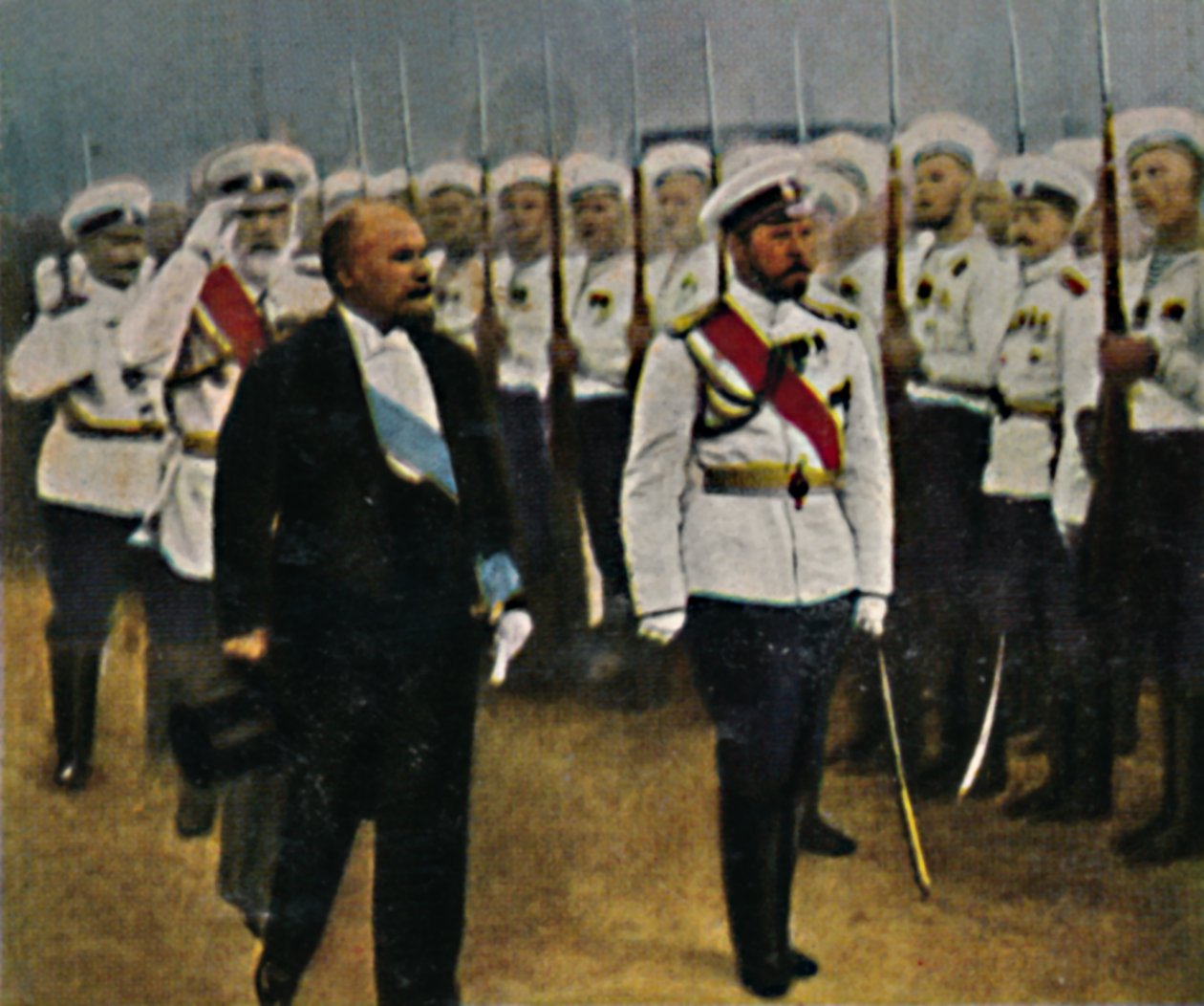ولد بوانكير 1860 والقيصر نيقولا الثاني .1868-1918 ، 1934. بواسطة غير معروف
