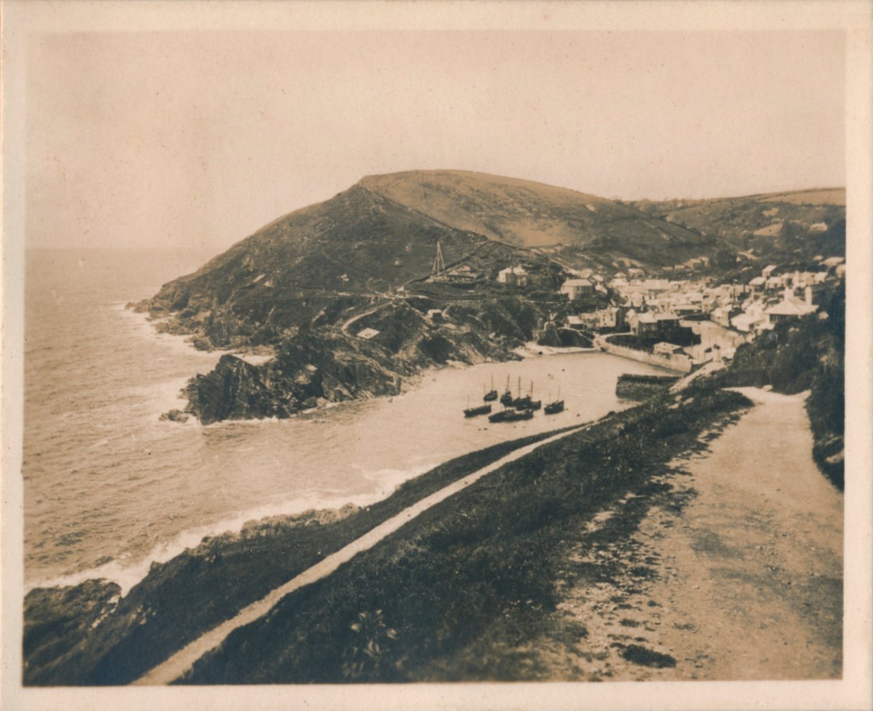 Polperro من مسار Talland Cliff ، 1927 بواسطة غير معروف
