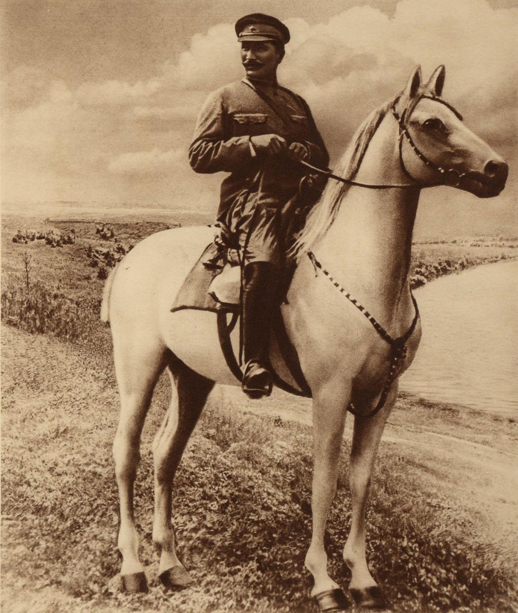 صورة لسيميون ميخائيلوفيتش بوديوني 1883-1973. بواسطة غير معروف