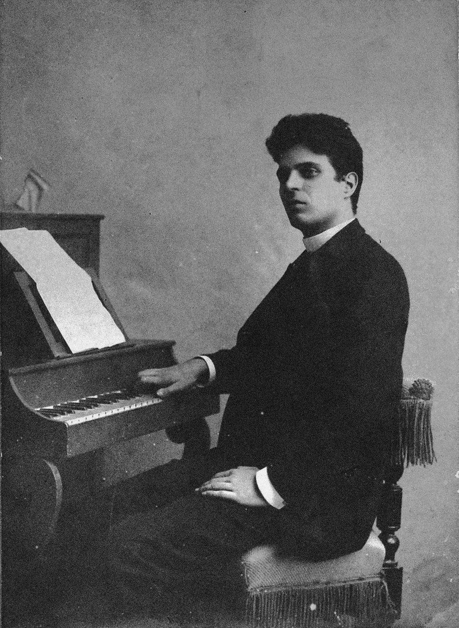 صورة الملحن بيترو ماسكانيي 1863-1945 ، ج. 1890. بواسطة غير معروف