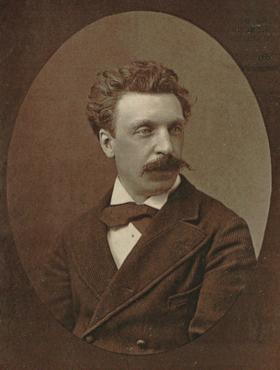 صورة الملحن فيكتورين دي جونسيير 1839-1903. بواسطة غير معروف
