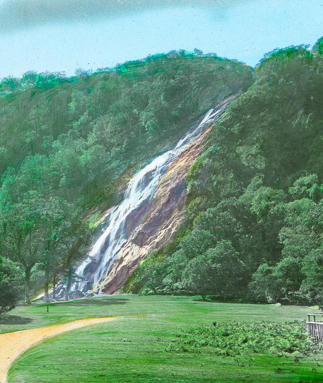 شلال Powerscourt ، شركة ويكلو ، c1910 بواسطة غير معروف