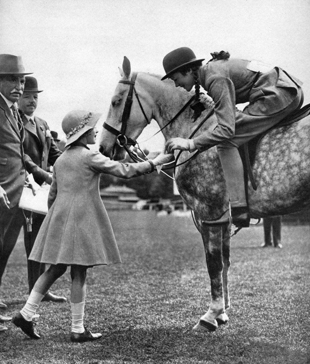 الأميرة إليزابيث في يوم الطفل ، ريتشموند هورس شو ، c1936 بواسطة غير معروف