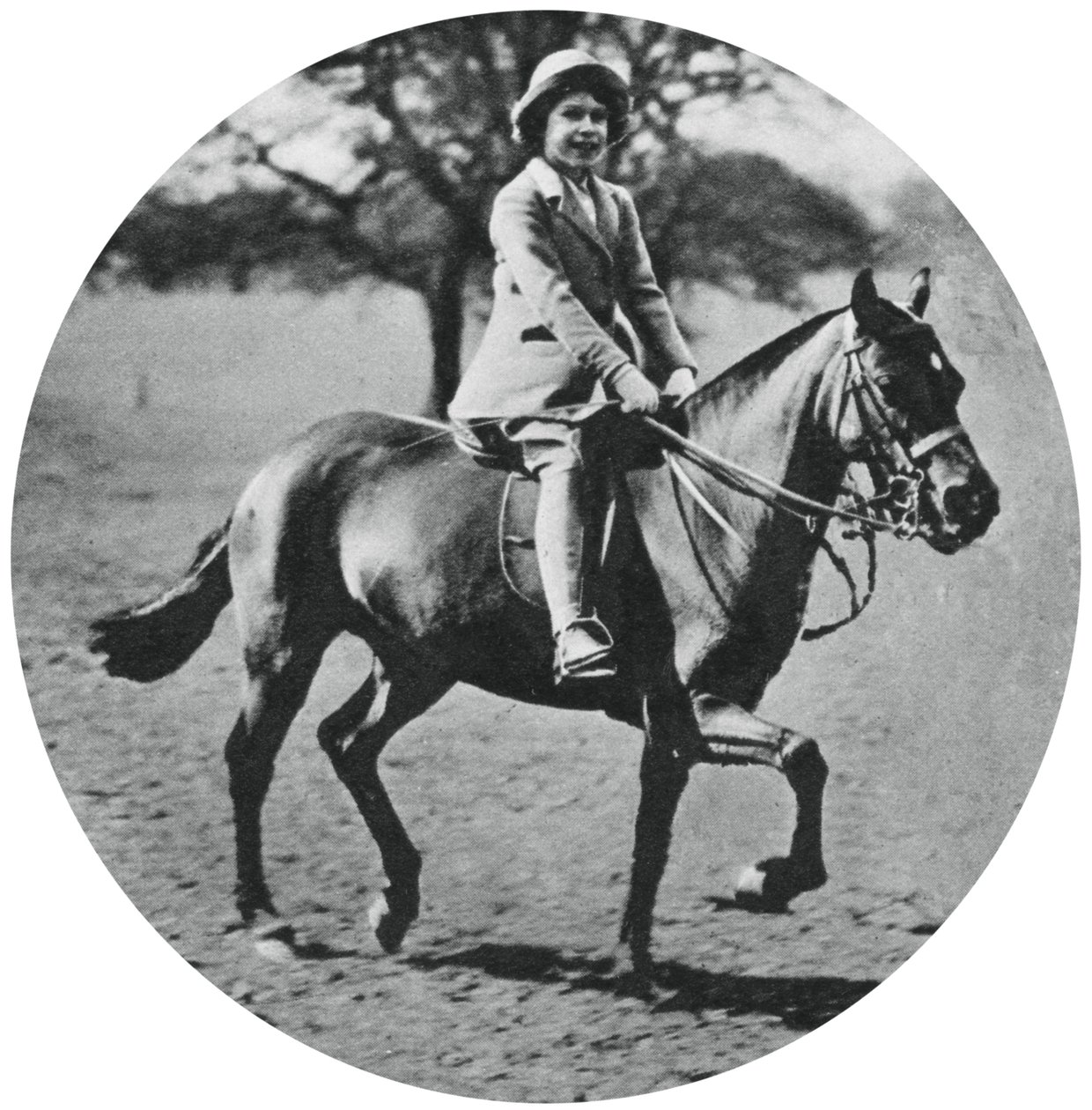 الأميرة إليزابيث على ظهور الخيل ، وندسور جريت بارك ، 1935 ، 1937 بواسطة غير معروف