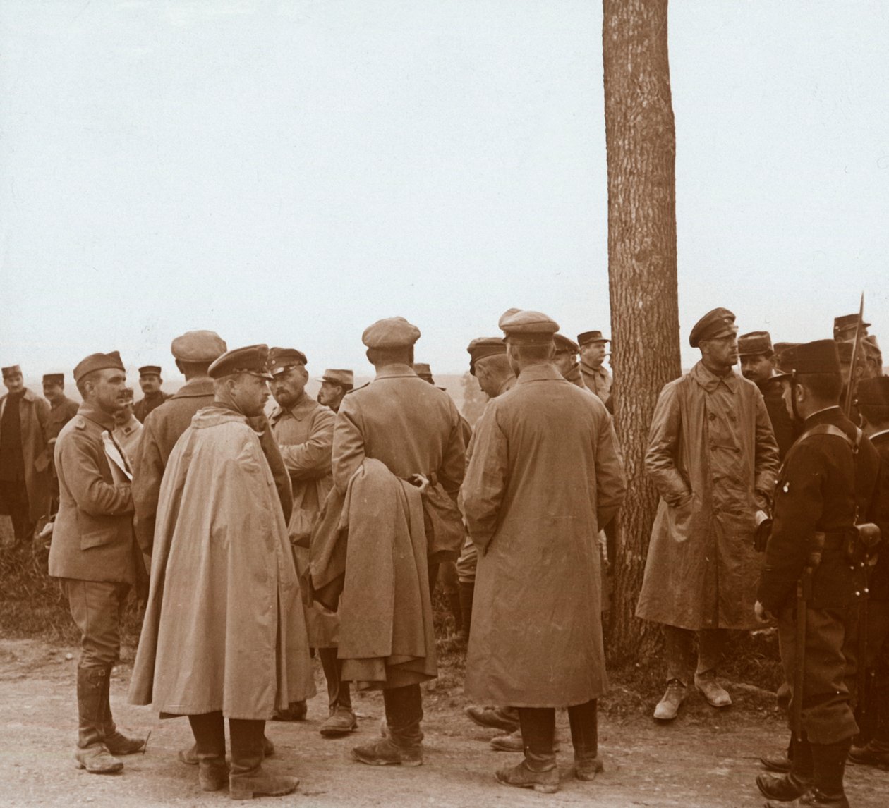 سجناء ، طريق لابيان ، فرنسا ، c1914-c1918 بواسطة غير معروف
