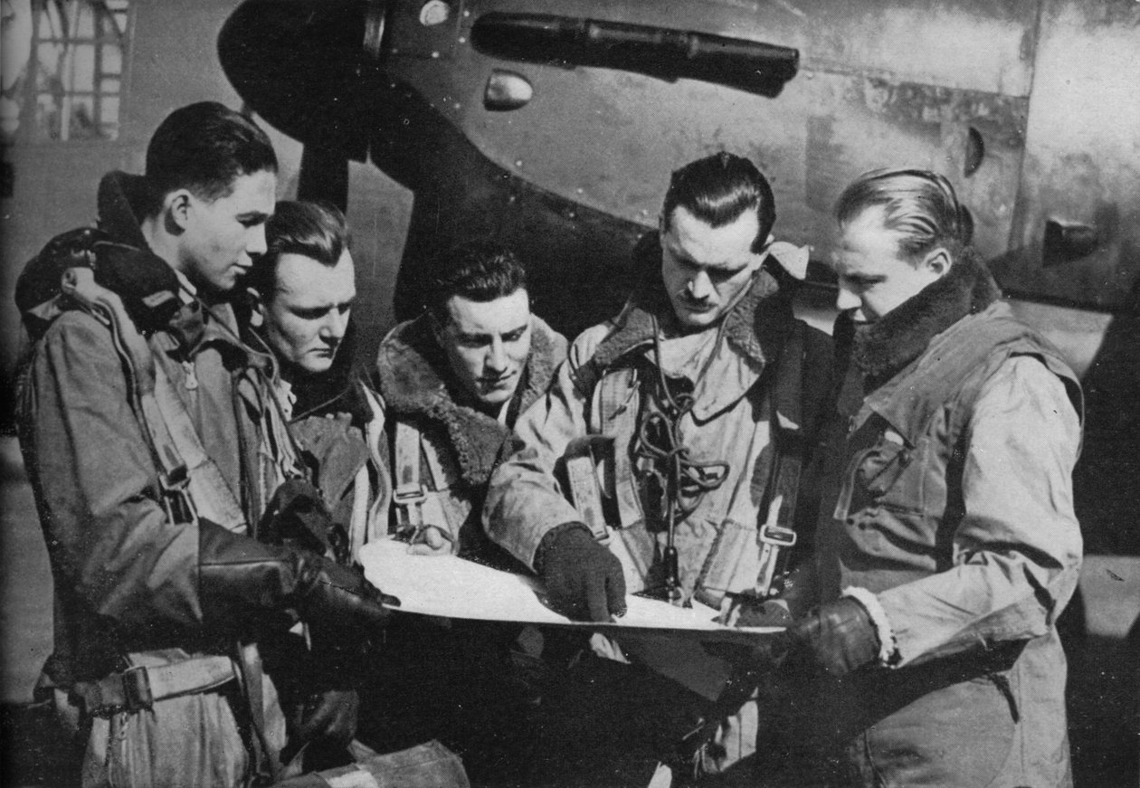 طاقم القاذفة RAF ، 1941 بواسطة غير معروف