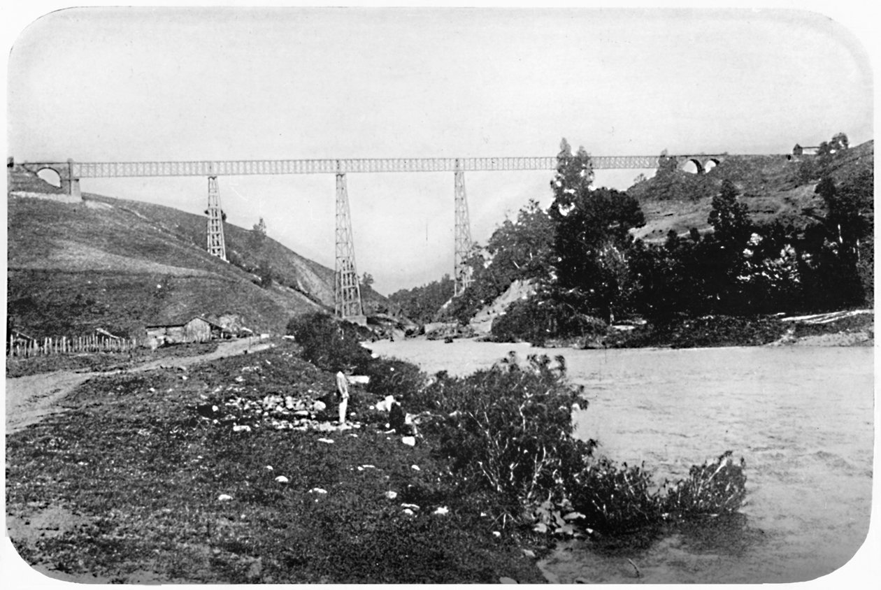 جسر السكة الحديد فوق نهر ماليكو ، أروكانيا ، 1911 بواسطة غير معروف