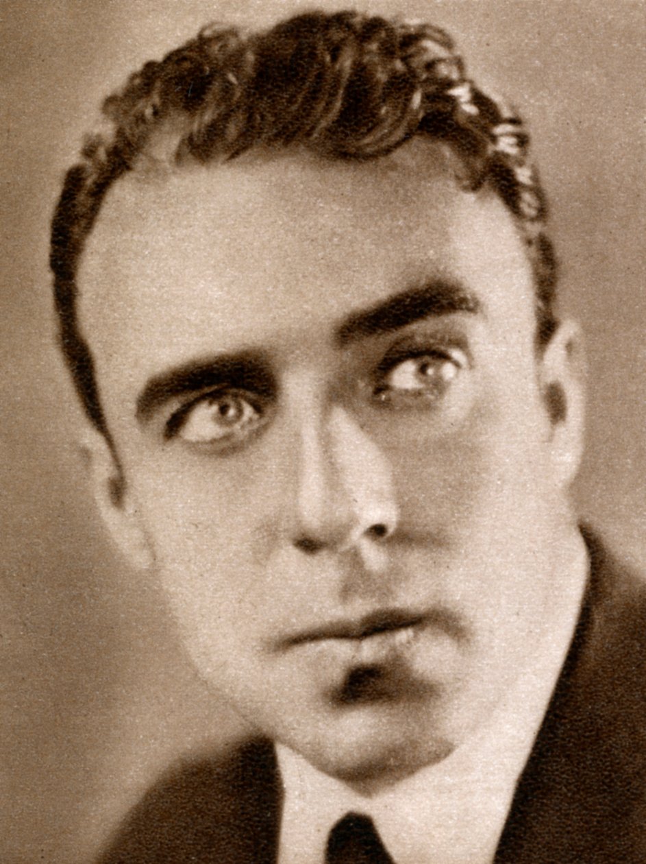 راؤول والش ، المخرج السينمائي الأمريكي ، 1933 بواسطة غير معروف