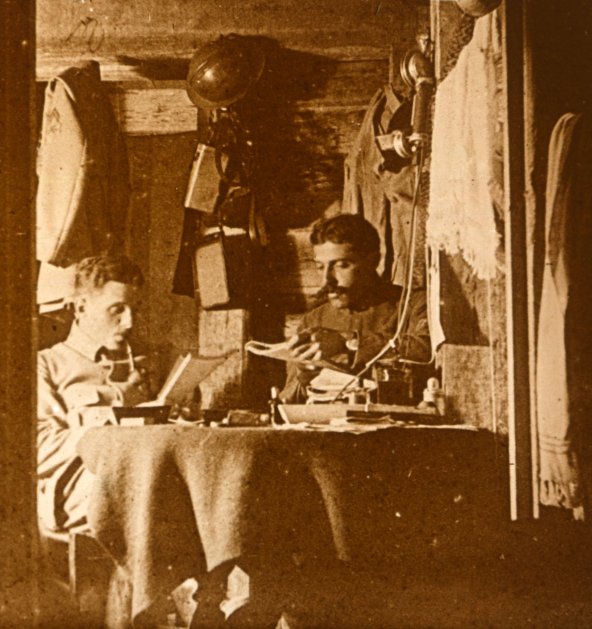 قراءة في الخنادق c1914-c1918 بواسطة غير معروف