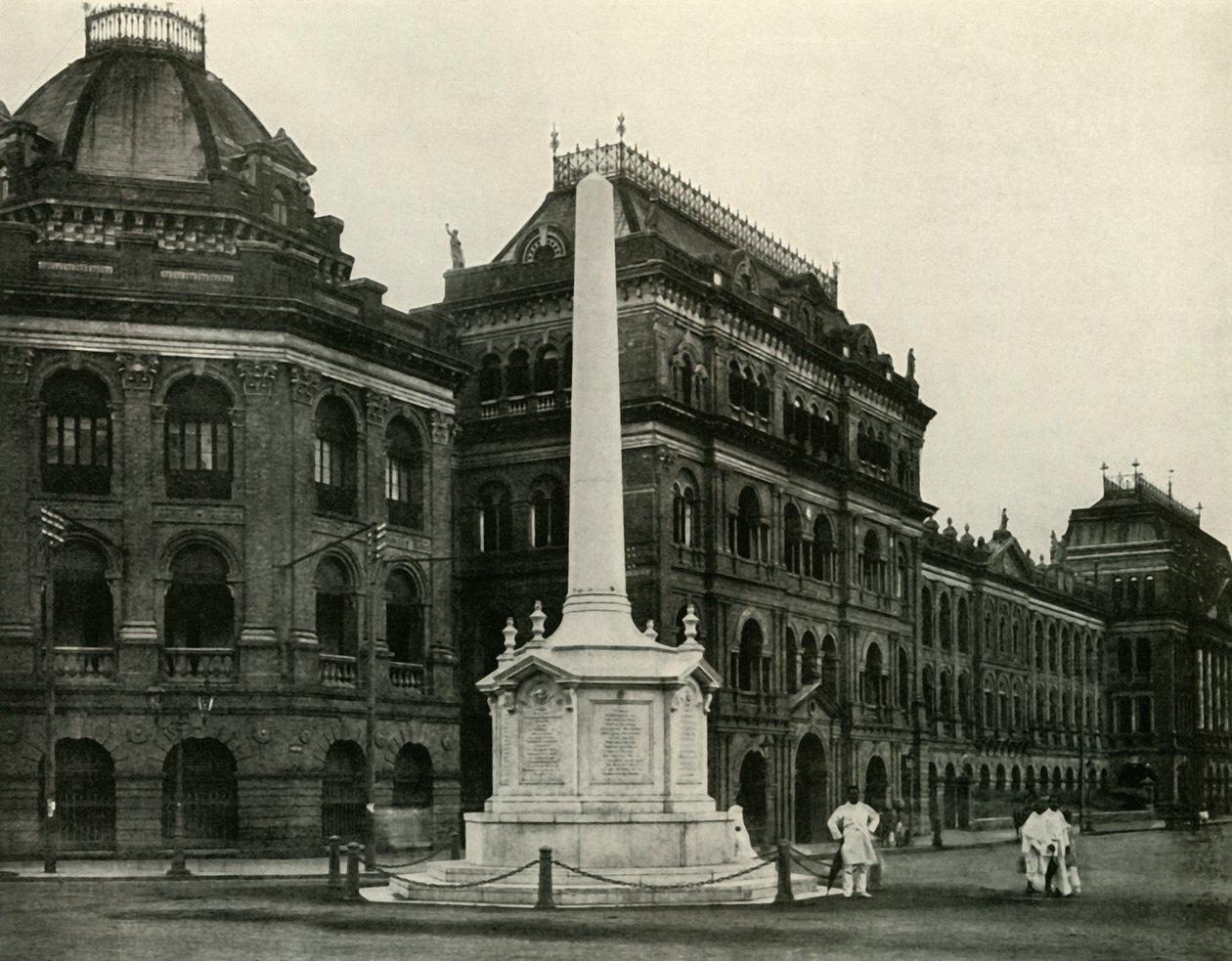 نسخة طبق الأصل من نصب هولويل الذي نصبه اللورد كرزون ، 1925. بواسطة غير معروف