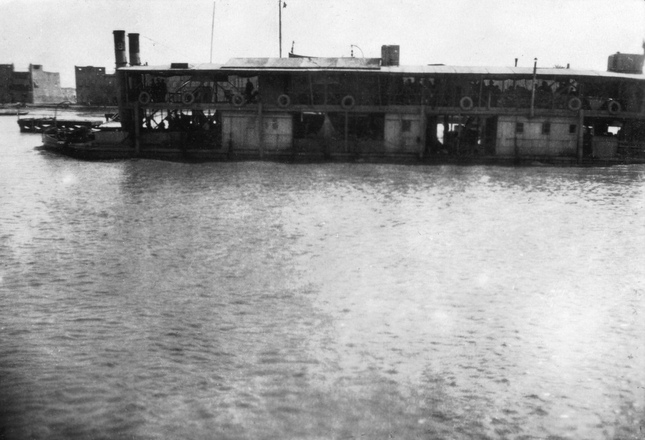 قارب نهر على دجلة ، الموصل ، بلاد ما بين النهرين ، 1918 بواسطة غير معروف