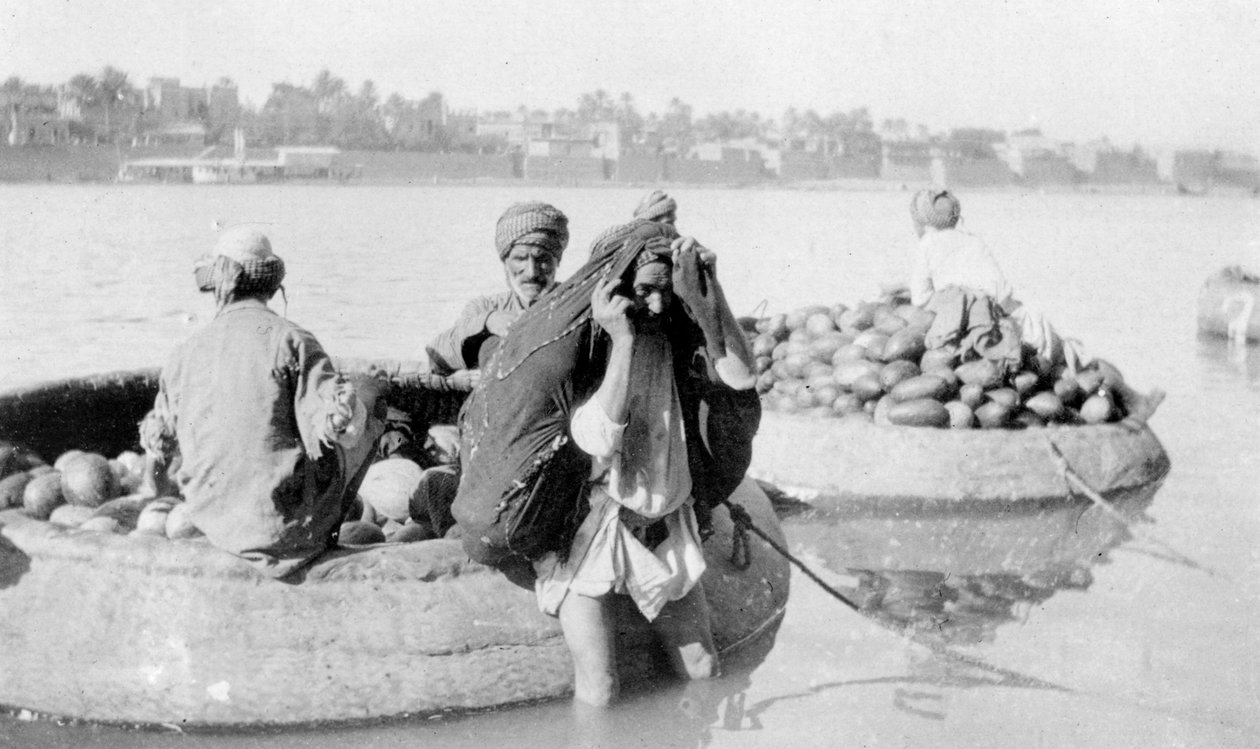 حرفة النهر المحملة بالبطيخ ، نهر دجلة ، 1917-1919 بواسطة غير معروف