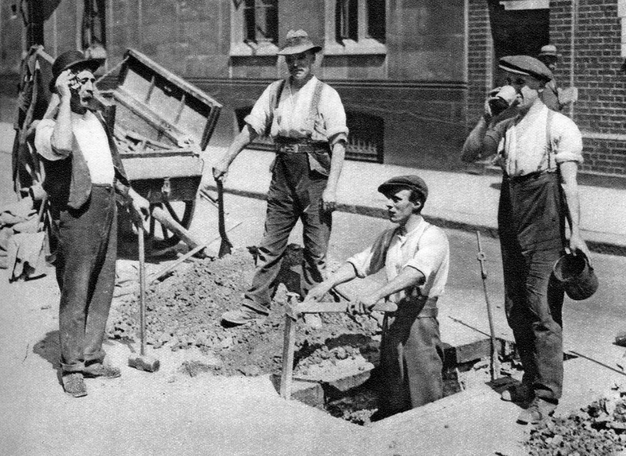 إصلاح الطريق ، لندن ، 1926-1927 بواسطة غير معروف
