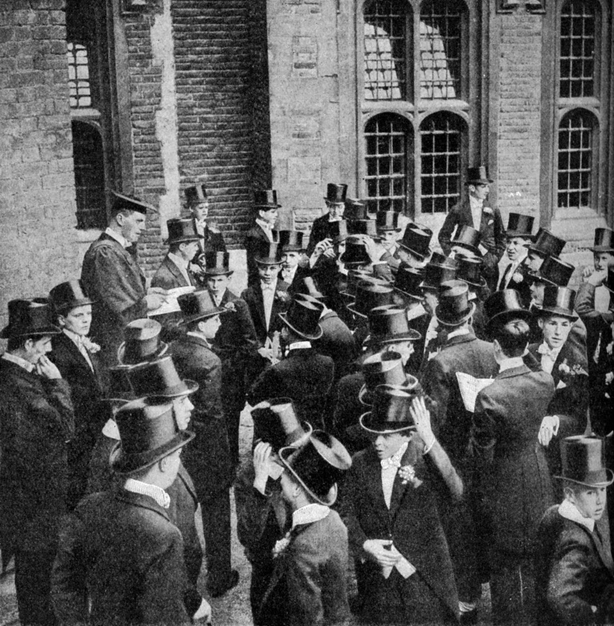 نداء من Etonians في 4 يونيو ، بيركشاير ، c1922 بواسطة غير معروف