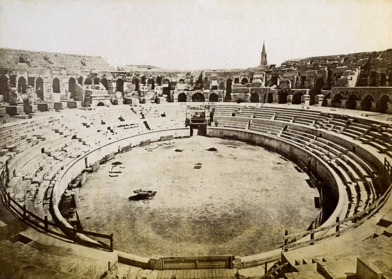 المدرج الروماني ، نيم ، فرنسا ، أواخر القرن التاسع عشر أو أوائل القرن العشرين بواسطة غير معروف