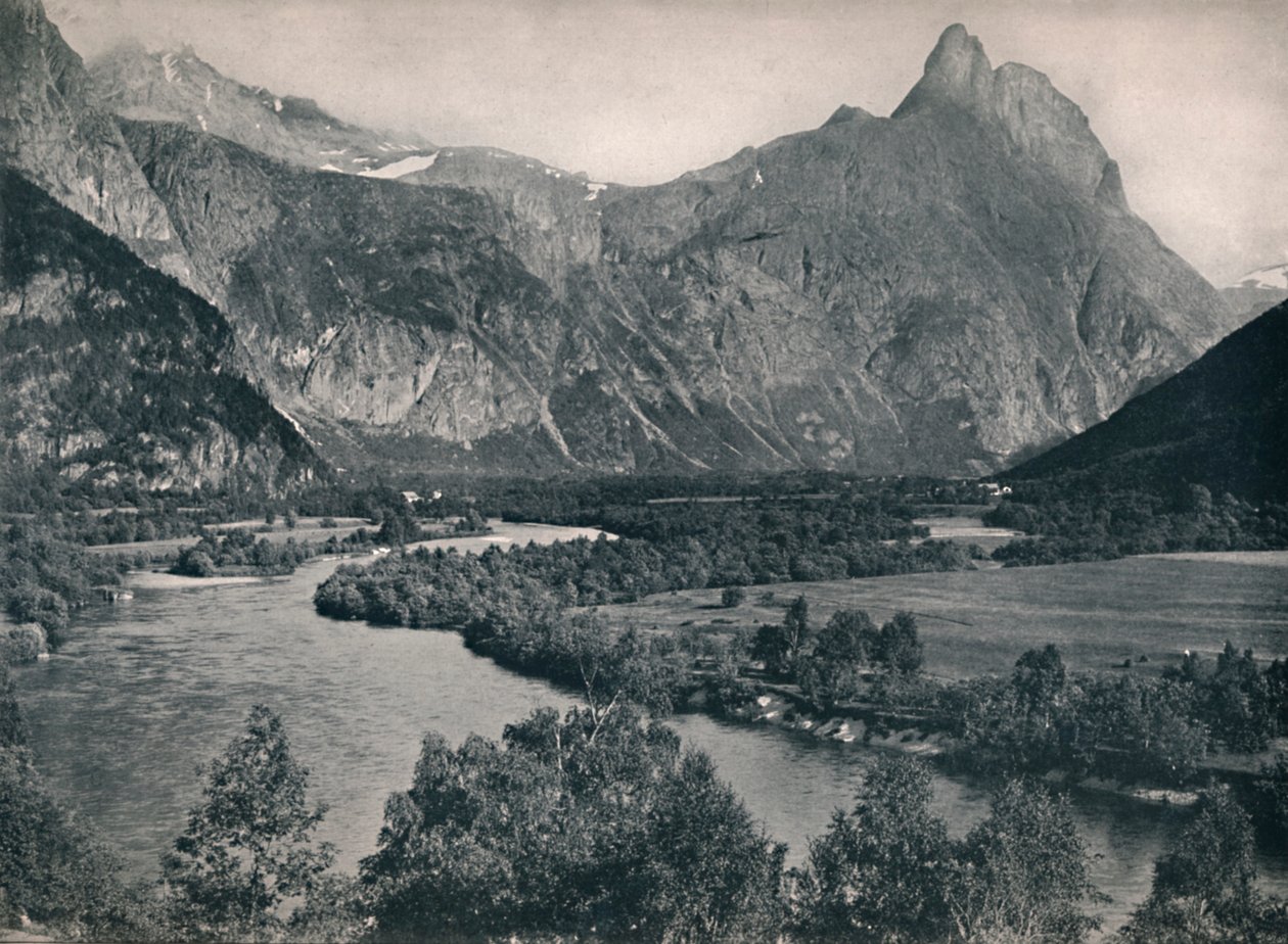 Romsdalshorn ، 1914. بواسطة غير معروف