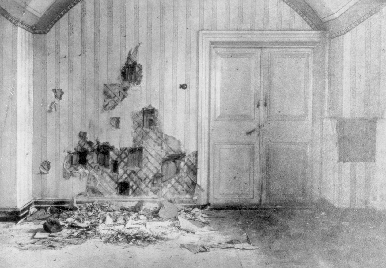 الغرفة التي أُعدم فيها القيصر نيكولاس الثاني وعائلته ، يكاترينبورغ ، روسيا ، 17 يوليو 1918 بواسطة غير معروف