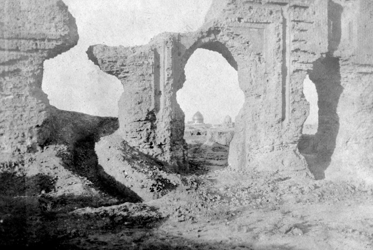 الجدران المدمرة للحديقة المسحورة ، خارج مدينة سامراء ، العراق ، 1917-1919 بواسطة غير معروف
