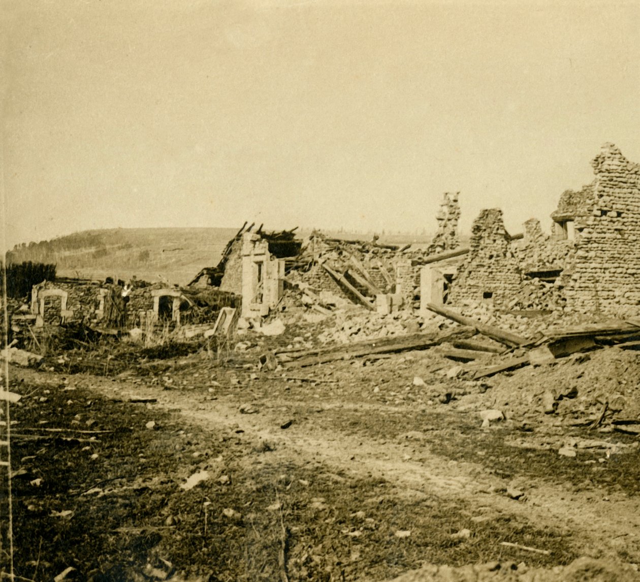 أطلال Les Éparges ، شمال فرنسا ، c1914-c1918. بواسطة غير معروف