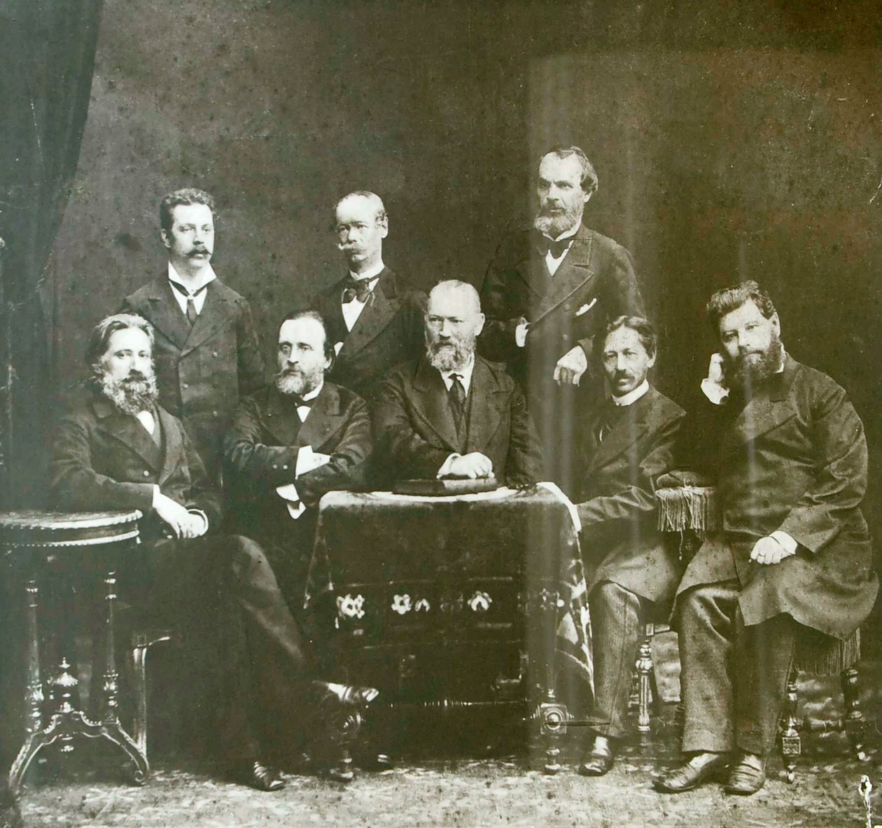 الكتاب المسرحيون الروس ، 1870 بواسطة غير معروف