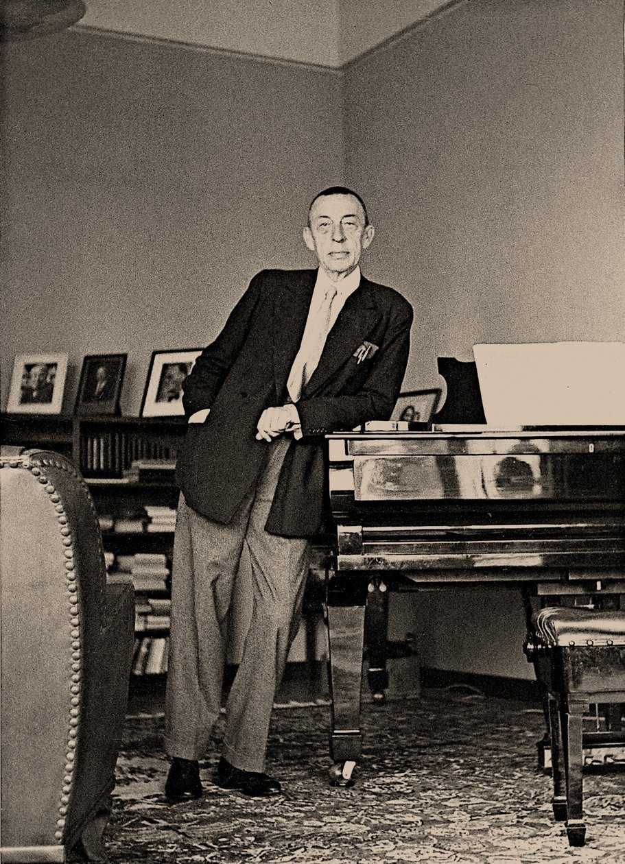 سيرجي رحمانينوف في فيلا سينار ، 1939. بواسطة غير معروف
